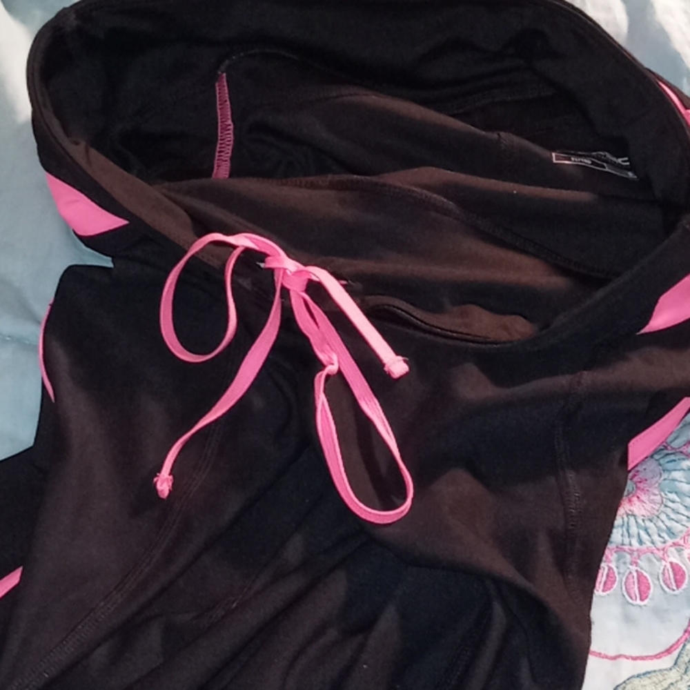 Xersion Performance wear - Picture 4 of 4